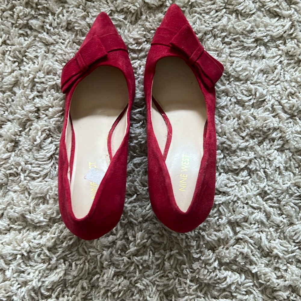 Red suede pumps, Nine West